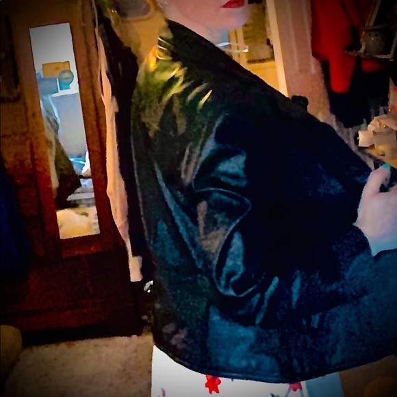 Wilson’s leather M size jacket great condition - Picture 3 of 4